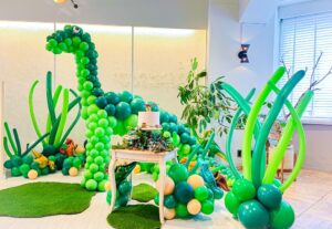 恐竜　店舗ディスプレイ装飾