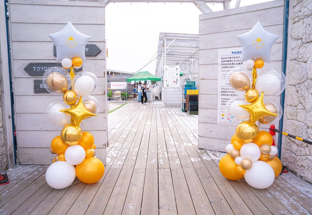 イベント会場でのバルーン電報のバルーンアーチ装飾 #195