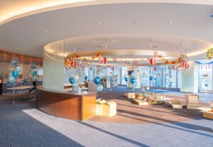 ファミリーデーの夏祭りフォトスポット装飾