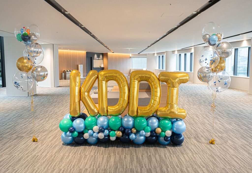 ホテルでのバルーン電報のフォトブース装飾 #174