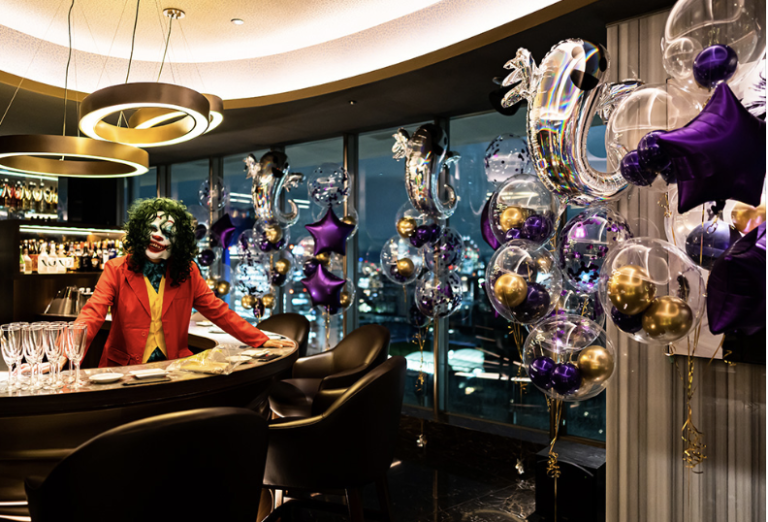 Halloween Party: Purple & Gold Decorations