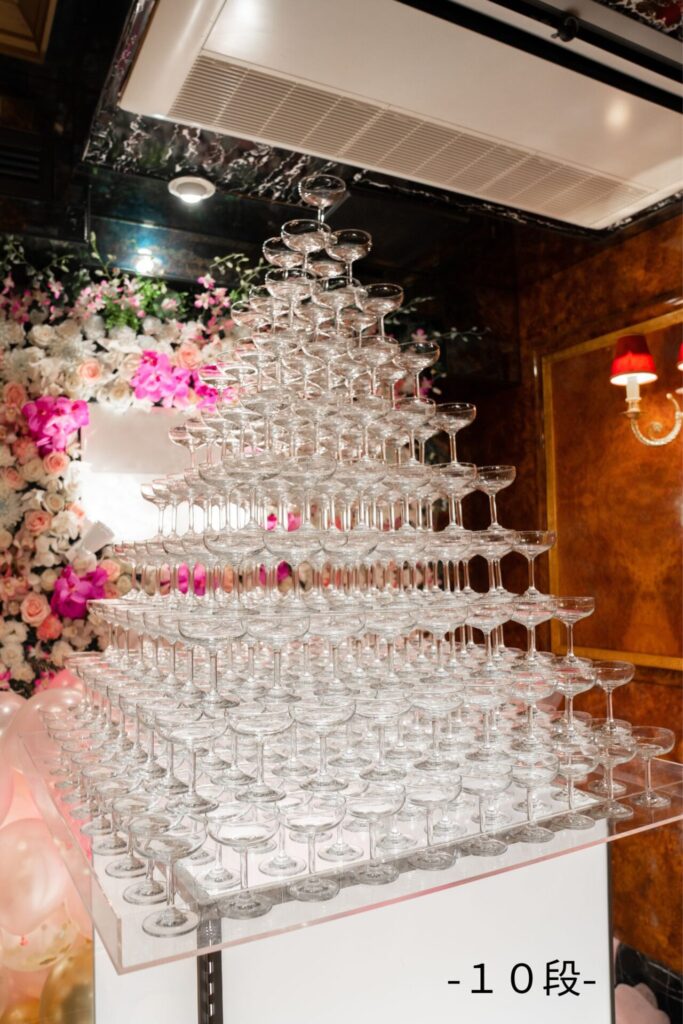 飲食店で生誕祭シャンパンタワー